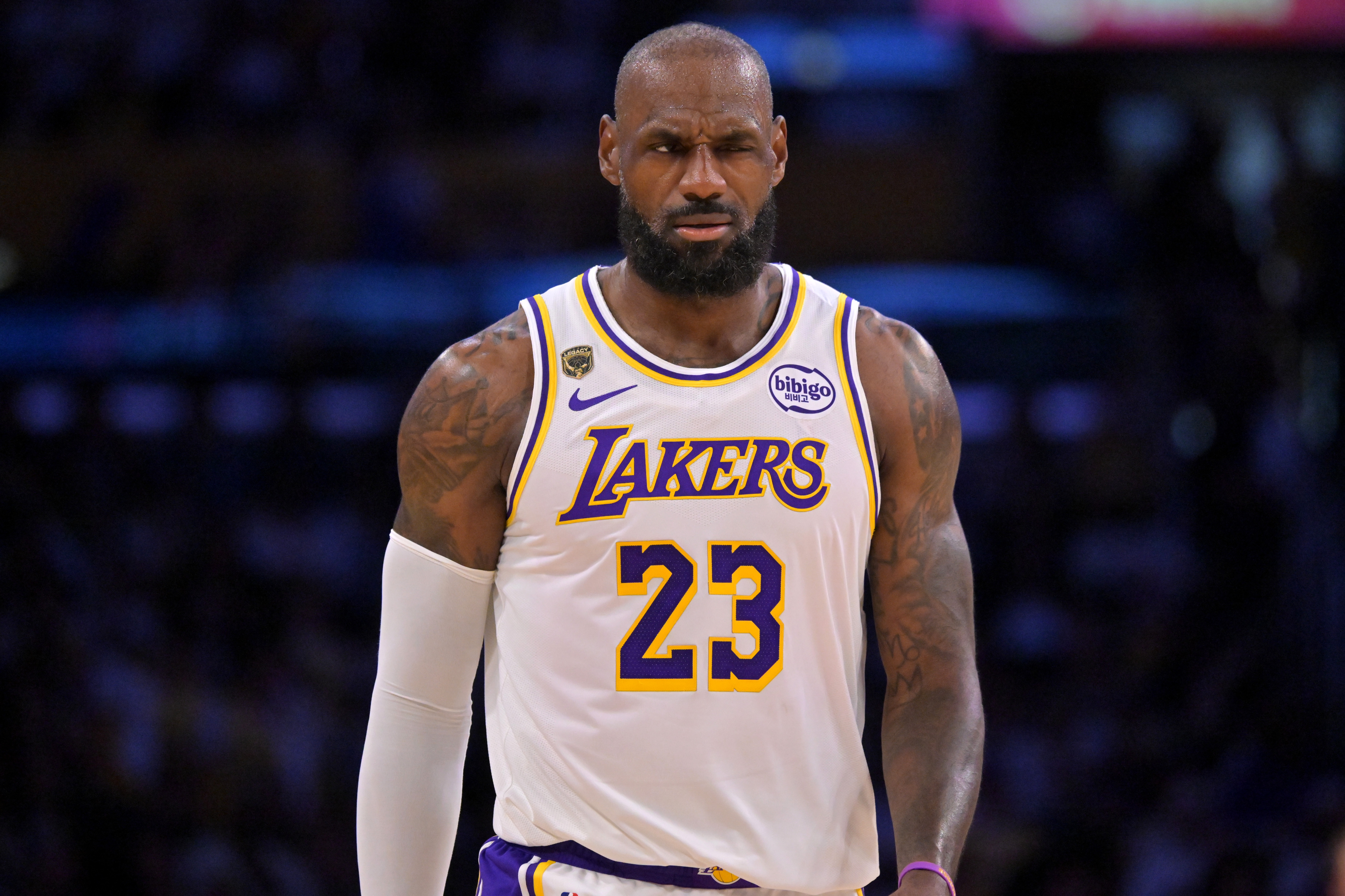 NBA直播-湖人生涯失败？记者：詹姆斯在场时湖人正负值+1225 不在场时-664